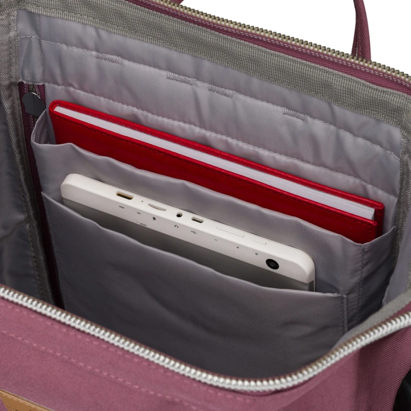 Fioletowy plecak damski z poliestru z miejscem na laptopa i portem USB - Peterson | Niua.pl