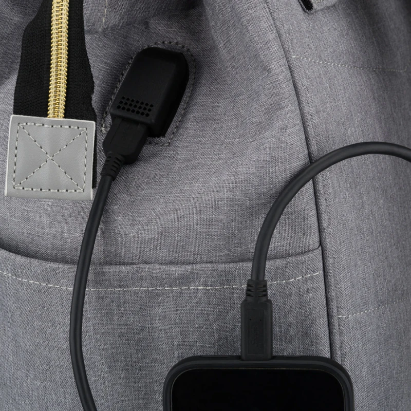 Plecak damski z poliestru w szarym kolorze zamykany bezpiecznym suwakiem - Peterson | Niua.pl