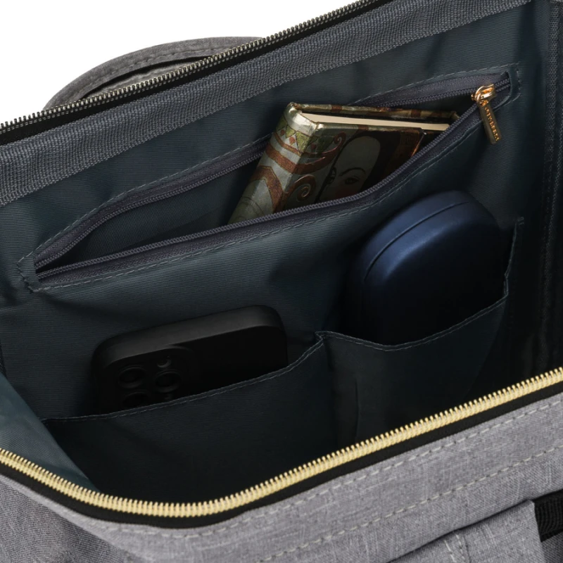 Plecak damski z poliestru w szarym kolorze zamykany bezpiecznym suwakiem - Peterson | Niua.pl