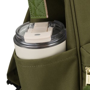 Zielony plecak damski z poliestru z miejscem na laptopa, zawieszony na regulowanych szelkach - Peterson | Niua.pl