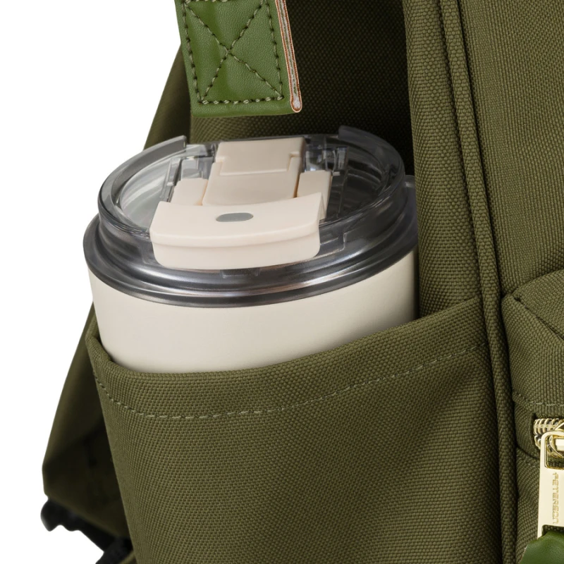 Zielony plecak damski z poliestru z miejscem na laptopa, zawieszony na regulowanych szelkach - Peterson | Niua.pl