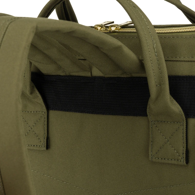 Zielony plecak damski z poliestru z miejscem na laptopa, zawieszony na regulowanych szelkach - Peterson | Niua.pl