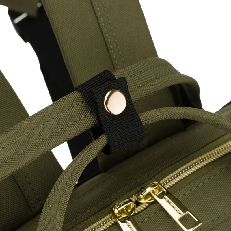 Zielony plecak damski z poliestru z miejscem na laptopa, zawieszony na regulowanych szelkach - Peterson | Niua.pl