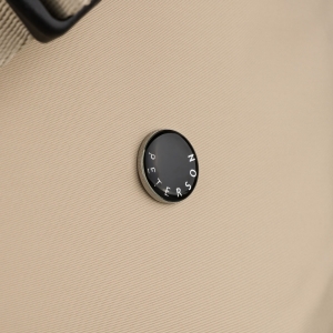 Torebka damska z poliestru w jasnobeżowym kolorze, zamykana suwakiem i wyposażona w kieszeń zewnętrzną - Peterson | Niua.pl