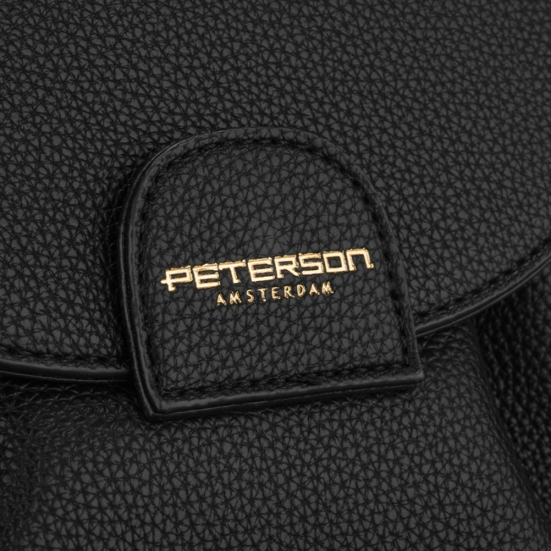 Listonoszka damska ze skóry ekologicznej w czarnym kolorze z kieszonką zewnętrzną - Peterson | Niua.pl