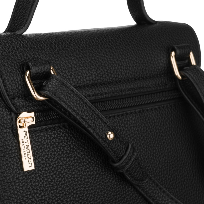 Listonoszka damska ze skóry ekologicznej w czarnym kolorze z kieszonką zewnętrzną - Peterson | Niua.pl