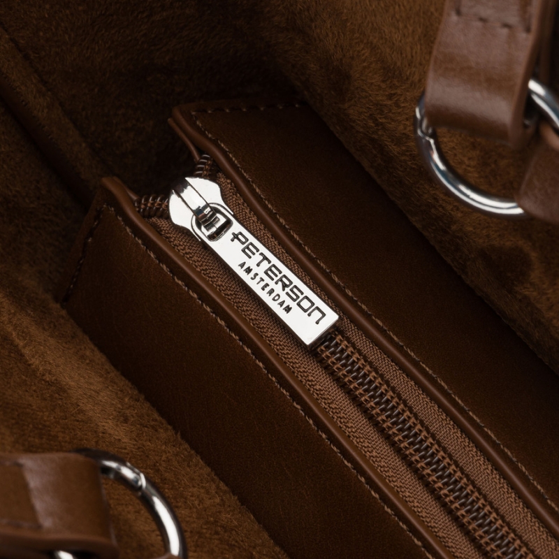 Brązowa shopperka damska wykonana ze skóry ekologicznej, jednokomorowa i zamykana suwakiem - Peterson | Niua.pl