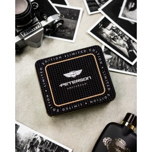 Poziomy portfel męski ze skóry naturalnej w czarnym kolorze wyposażony w system RFID, w zestawie z brelokiem - Peterson