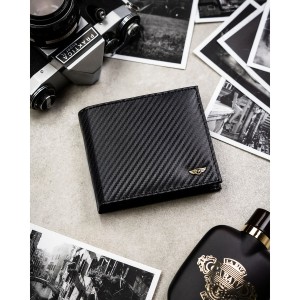 Duży portfel męski ze skóry naturalnej w czarnym kolorze bez zapięcia zewnętrznego, w zestawie z brelokiem - Peterson