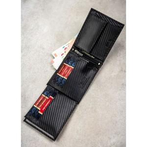 Duży portfel męski ze skóry naturalnej w czarnym kolorze bez zapięcia zewnętrznego, w zestawie z brelokiem - Peterson