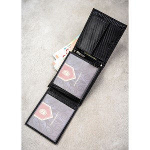 Duży portfel męski ze skóry naturalnej w czarnym kolorze bez zapięcia zewnętrznego, w zestawie z brelokiem - Peterson