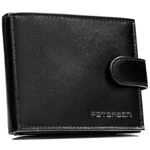 Portfel męski ze skóry naturalnej w czarnym kolorze zamykany na zatrzask, w zestawie z brelokiem - Peterson
