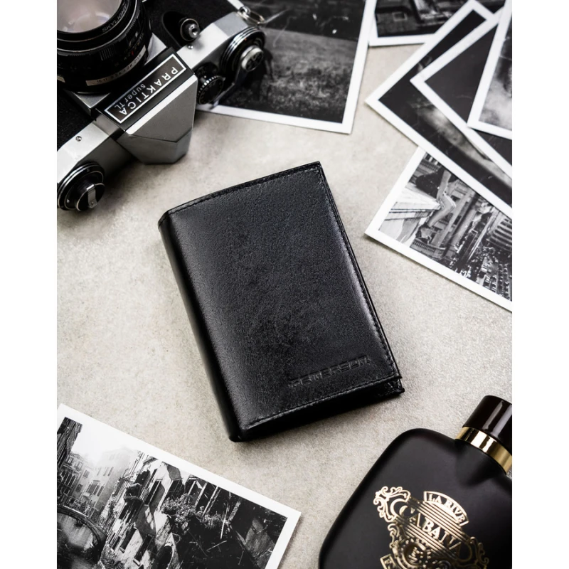 Elegancki portfel męski ze skóry naturalnej w czarnym kolorze w zestawie z brelokiem - Peterson