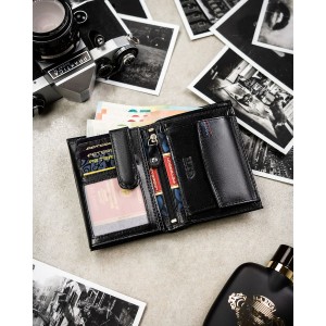 Elegancki portfel męski ze skóry naturalnej w czarnym kolorze w zestawie z brelokiem - Peterson