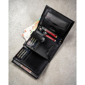 Elegancki portfel męski ze skóry naturalnej w czarnym kolorze w zestawie z brelokiem - Peterson