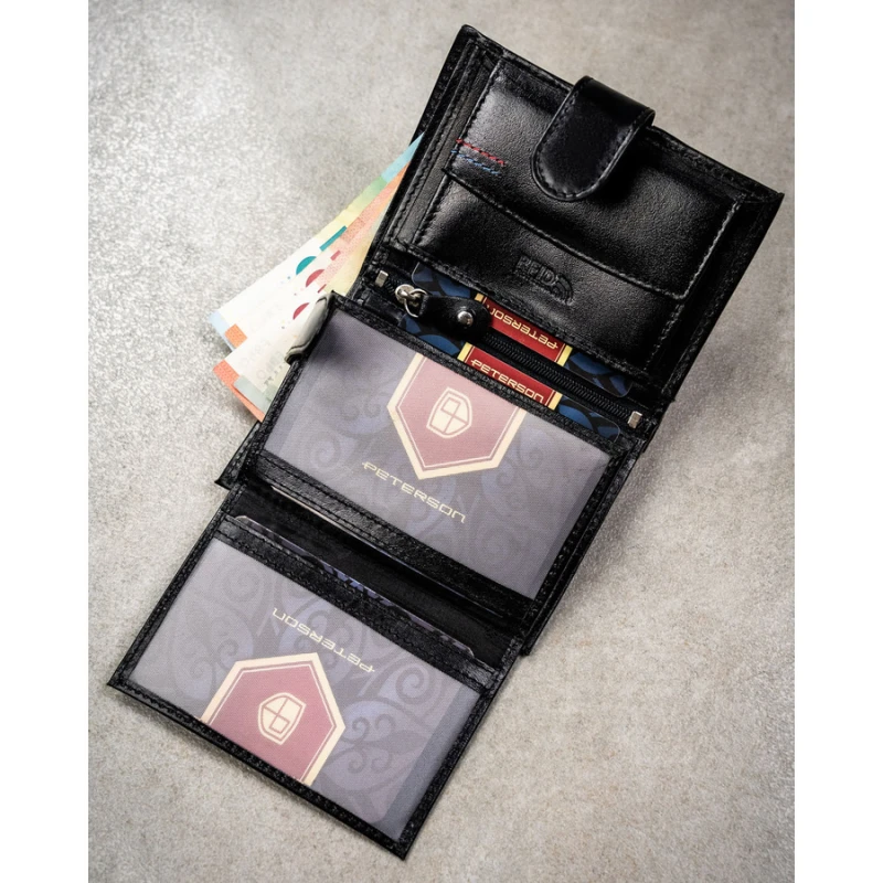 Elegancki portfel męski ze skóry naturalnej w czarnym kolorze zamykany zatrzaskiem, w zestawie z brelokiem - Peterson