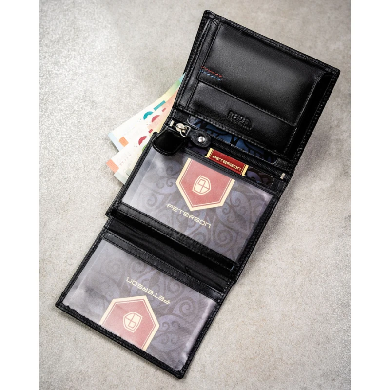 Portfel męski ze skóry naturalnej w czarnym kolorze z systemem RFID i w zestawie z brelokiem - Peterson