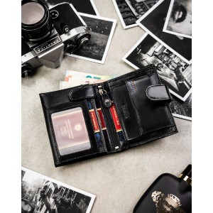 Portfel męski ze skóry naturalnej w czarnym kolorze z systemem RFID i w zestawie z brelokiem - Peterson