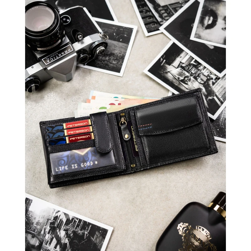 Poziomy portfel męski ze skóry naturalnej w czarnym kolorze w zestawie z brelokiem - Peterson