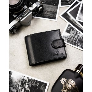 Poziomy portfel męski ze skóry naturalnej w czarnym kolorze w zestawie z brelokiem - Peterson