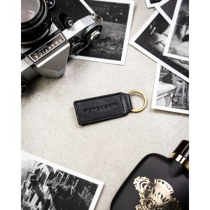 Poziomy portfel męski ze skóry naturalnej w czarnym kolorze w zestawie z brelokiem - Peterson