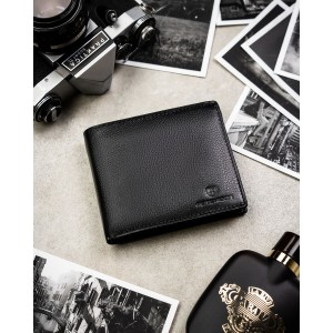 Poziomy, duży portfel męski ze skóry naturalnej w czarnym kolorze w zestawie z brelokiem - Peterson