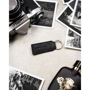 Poziomy, duży portfel męski ze skóry naturalnej w czarnym kolorze w zestawie z brelokiem - Peterson