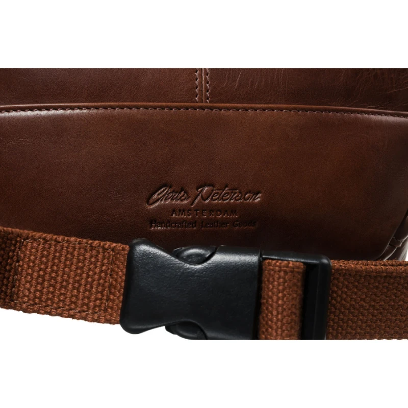 Skórzana nerka męska w brązowym kolorze z kieszeniami i etui na klucze - Peterson