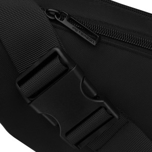 Saszetka męska w czarnym kolorze zamykana suwakiem, jednokomorowa - Peterson