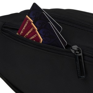 Czarna saszetka męska, jednokomorowa z czterema dodatkowymi kieszeniami, wykonana z cordury - Peterson