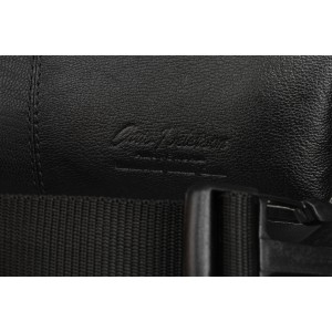 Biodrowa nerka męska w czarnym kolorze wykonana ze skóry naturalnej - Peterson