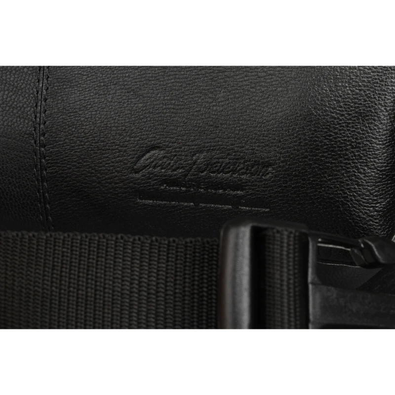 Biodrowa nerka męska w czarnym kolorze wykonana ze skóry naturalnej - Peterson