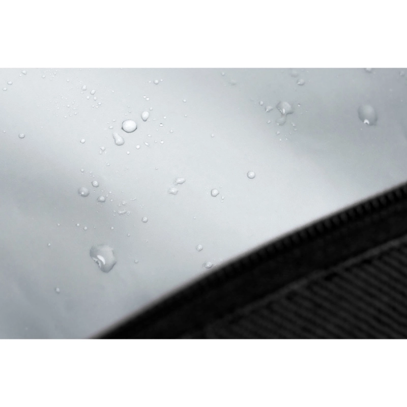 Torba podróżna z poliestru w czarnym kolorze z dopinanym paskiem na ramię - Peterson