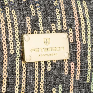 Czarna kosmetyczka z poliestru ozdobiona cekinami, zamykana suwakiem - Peterson