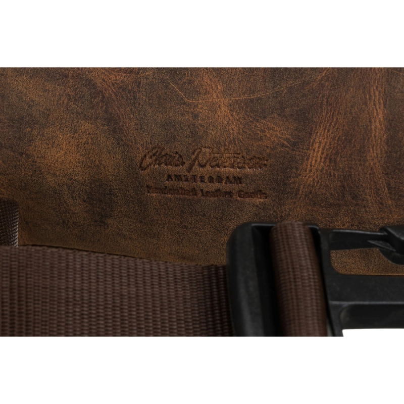 Skórzana, pojemna saszetka męska w brązowym kolorze - Peterson