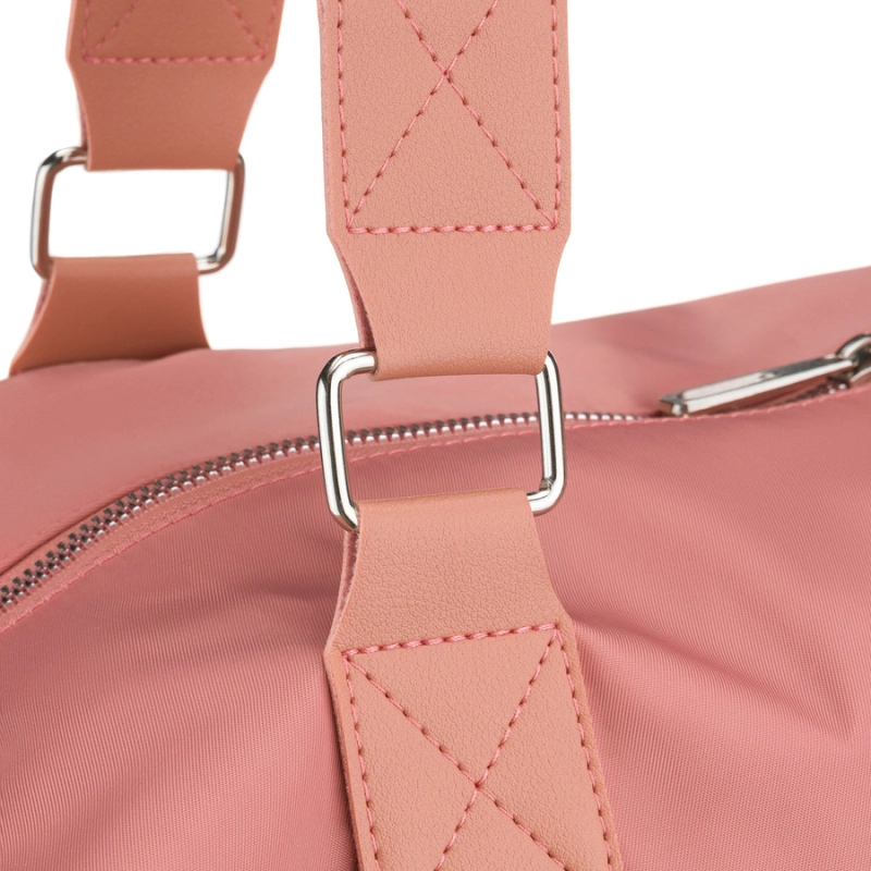 Solidny zamek błyskawiczny w torbie damskiej Peterson – trwała torba sportowa