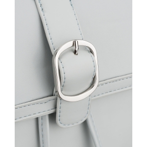 Pojemny plecak damski ze skóry ekologicznej w szarym kolorze wyposażony w nóżki ochronne - Rovicky