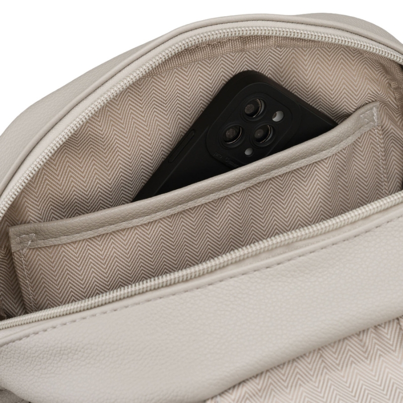 Szary plecak damski Rovicky – wnętrze z kieszeniami