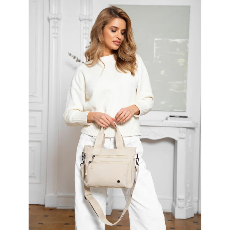 Beżowa shopperka Peterson w stylizacji miejskiej – lekka torebka damska | dostępna od ręki niua.pl