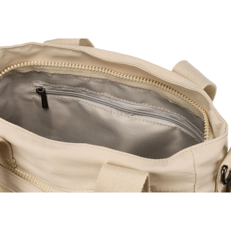 Niewielka shopperka damska z poliestru w beżowym kolorze z dopinanym paskiem - Peterson