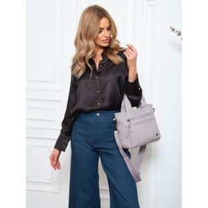 Niewielka shopperka damska z poliestru w kolorze lila z kieszeniami zamykanymi na suwak - Peterson