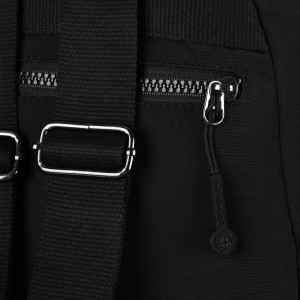 Plecak damski z poliestru w modnym, czarnym kolorze - Peterson