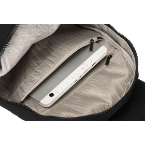 Plecak damski z poliestru w modnym, czarnym kolorze - Peterson