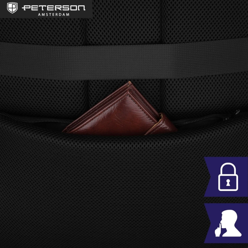 Podróżny, czarny plecak wykonany z poliestru, zawieszony na regulowanych szelkach - Peterson