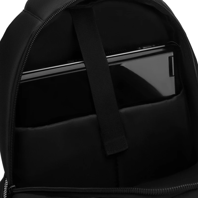 Plecak szkolny z poliestru w czarnym kolorze z portem USB - Peterson