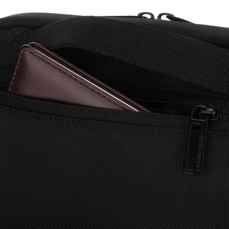 Sportowa saszetka w czarnym kolorze zamykana suwakiem, dwukomorowa - Peterson