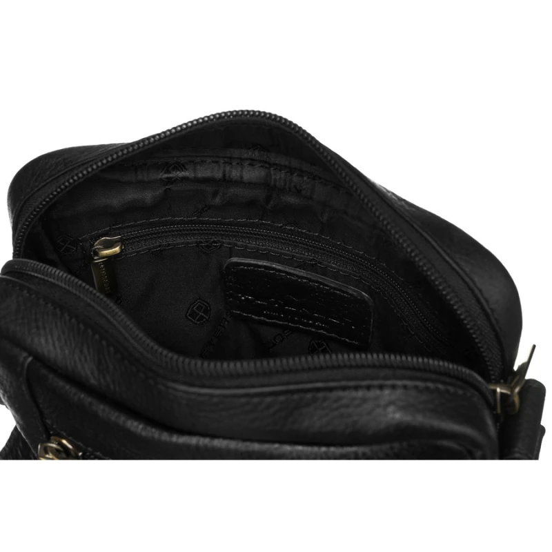 Listonoszka męska na ramię w czarnym kolorze zamykana na suwak i zawieszona na regulowanym pasku - Peterson