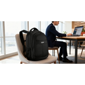 Miejski, pojemny plecak z poliestru w czarnym kolorze z miejscem na laptopa - Peterson