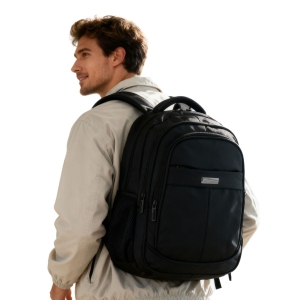 Miejski, pojemny plecak z poliestru w czarnym kolorze z miejscem na laptopa - Peterson