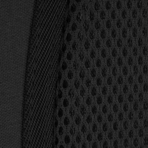 Miejski, pojemny plecak z poliestru w czarnym kolorze zawieszony na regulowanych szelkach - Peterson